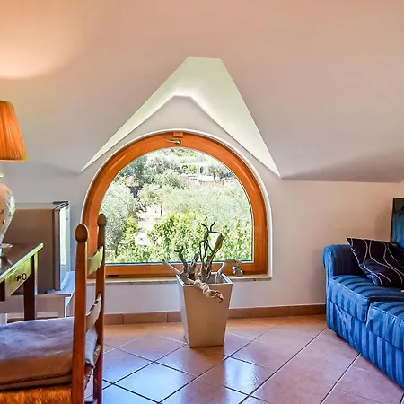 3 Bedroom Amazing In S, M, Di Castellabate * Santa Maria di Castellabate