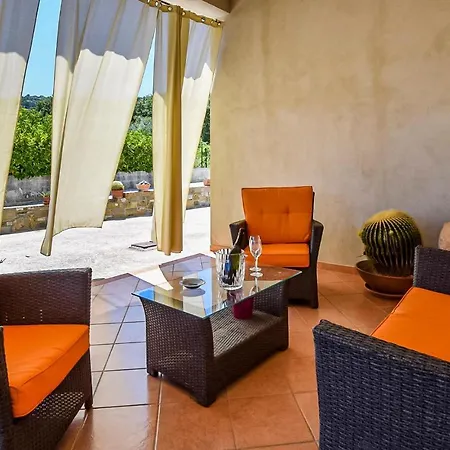 3 Bedroom Amazing In S, M, Di Castellabate Holiday home