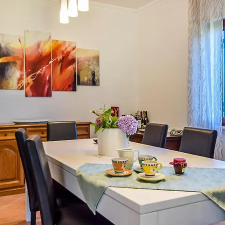 3 Bedroom Amazing In S, M, Di Castellabate