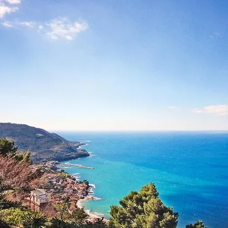 3 Bedroom Amazing In S, M, Di Castellabate Holiday home *