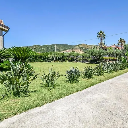 3 Bedroom Amazing In S, M, Di Castellabate * Santa Maria di Castellabate